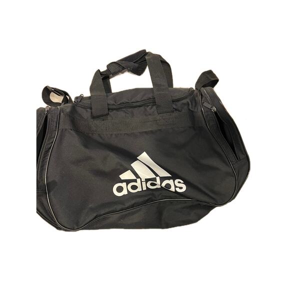 Adidas Defender Medium 20"x12"x10" Black White Duffel Bag - Picture 1 of 6